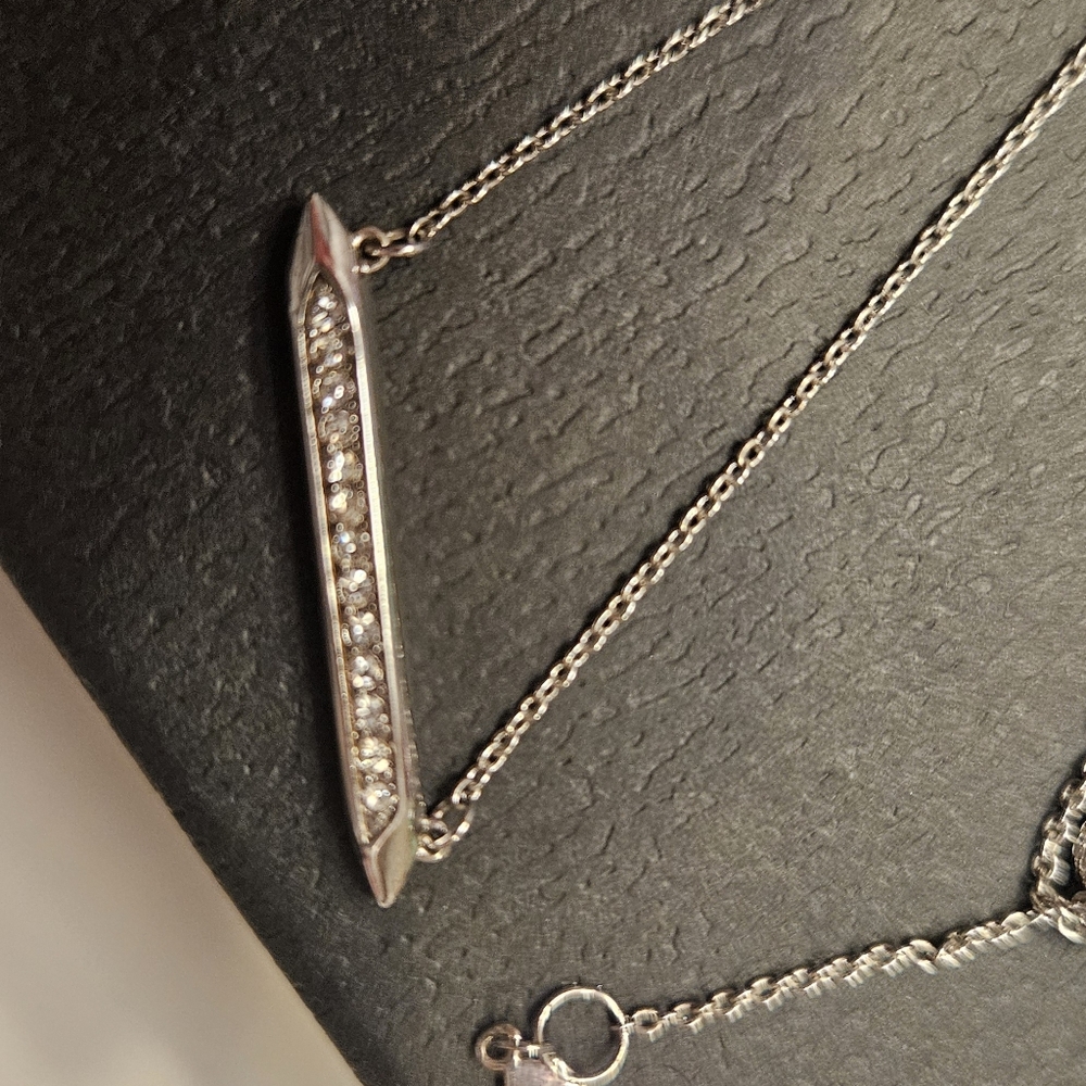 Stella and Dot Bar Necklace